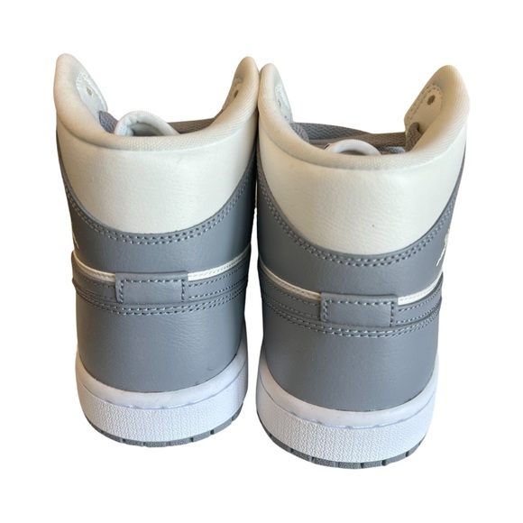 Nike Air Jordan 1 Mid - Picture 3 of 3